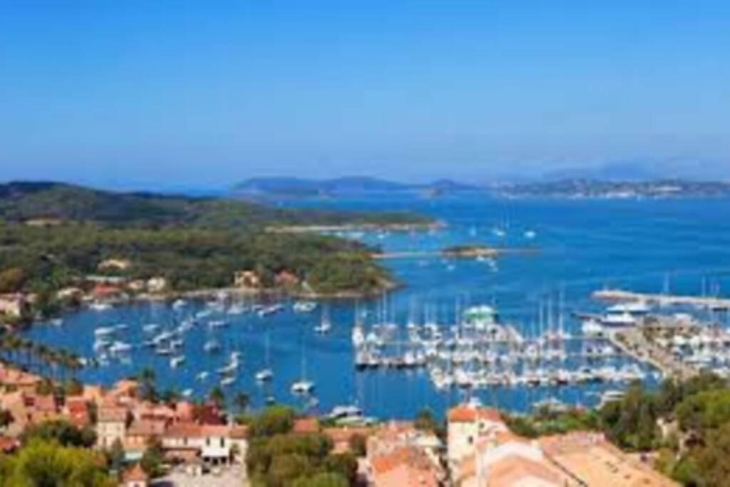 studio climatisé proche port et plages La Londe-les-Maures Esterno foto